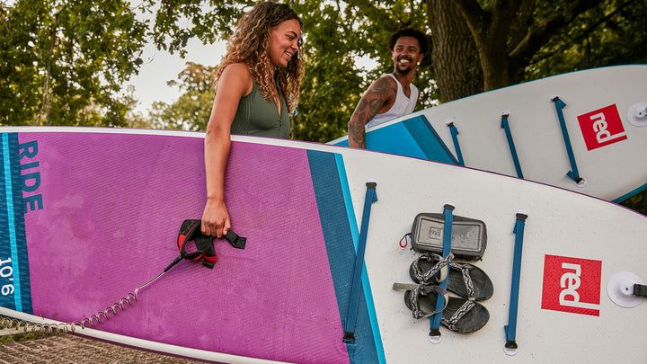 2023 Red Paddle 10ft 6in Ride aufblasbares Paddleboard-Paket