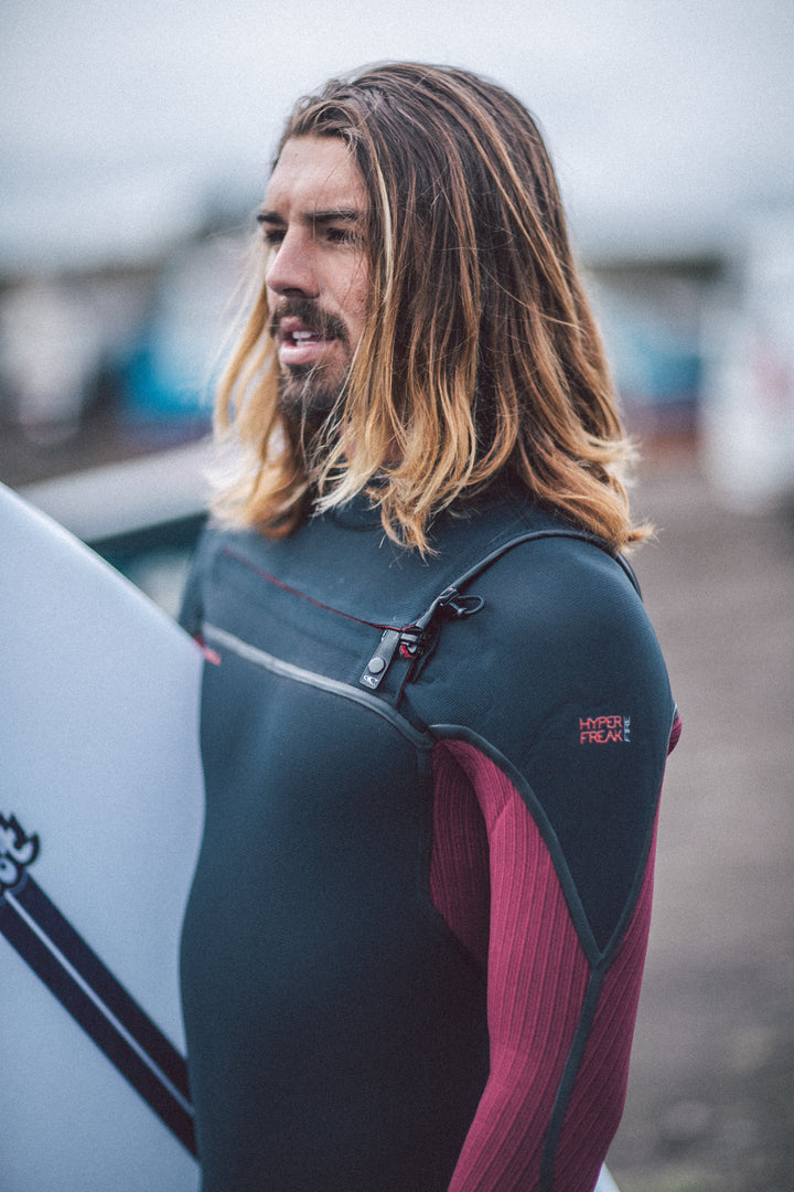 O'Neill Mens Hyperfreak Fire 5/4+mm Chest Zip Wetsuit