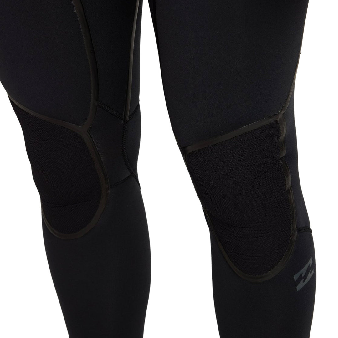 Knee pads on the Billabong Absolute Ultra wetsuit
