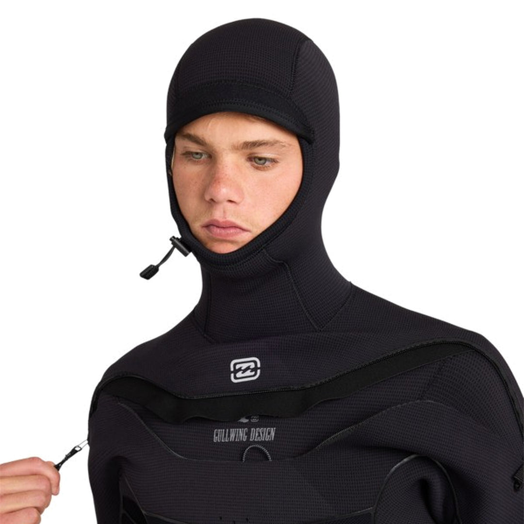 Gullwing chest zip entry open on the Billabong Furnace Ultra