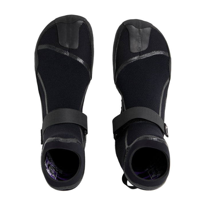 Pair of Billabong Furnace Ultra boots from above, showing the split toe