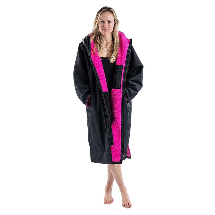Studio Photo of Dryrobe Advance Black / Pink V3
