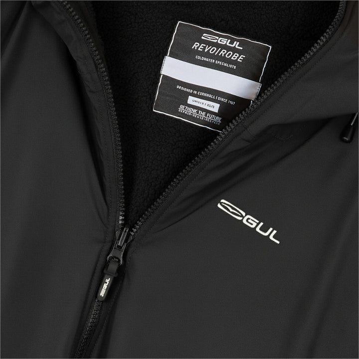 Close-up of the black Gul Revorobe’s fleece lining and two-way zip